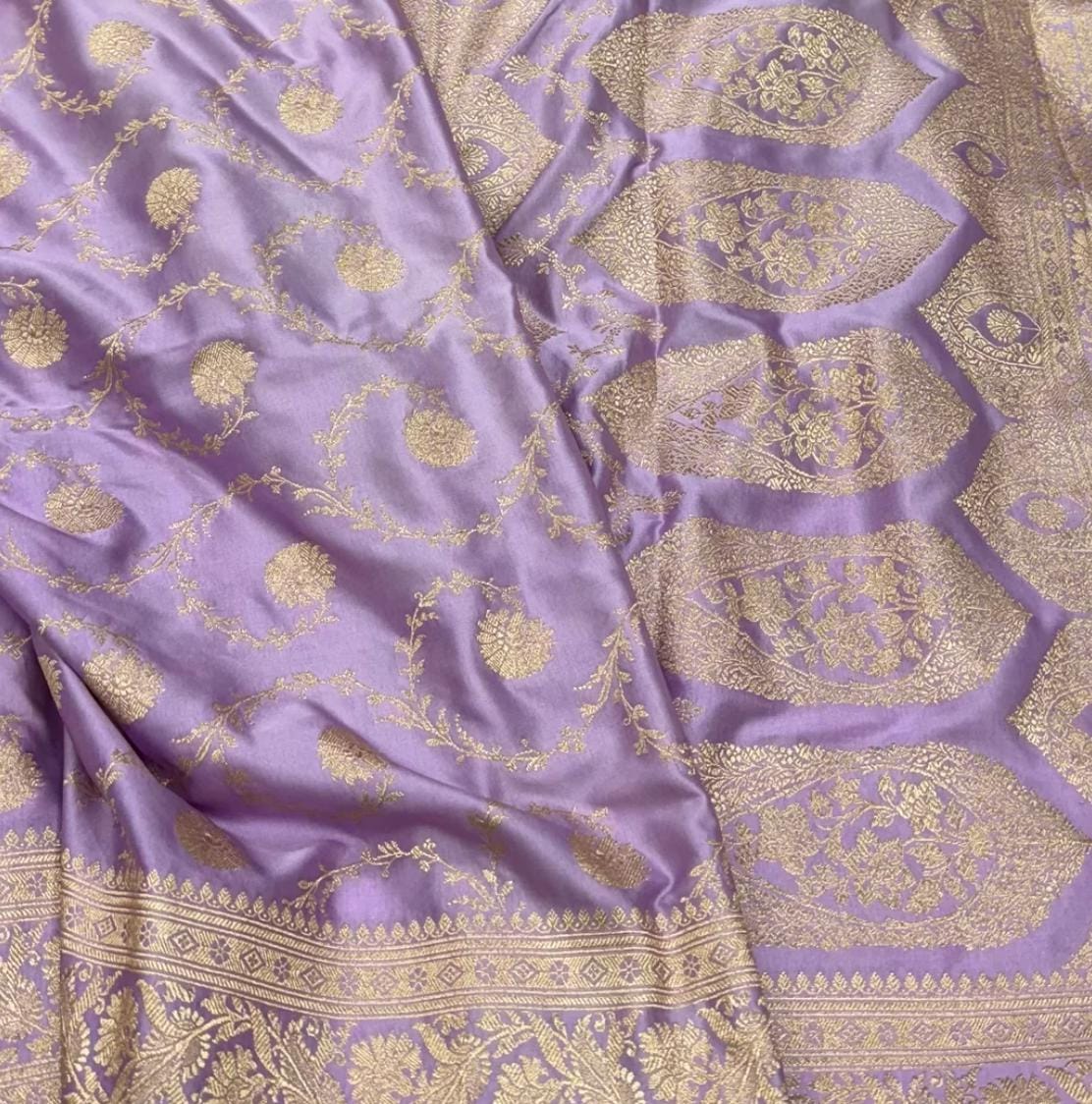 Exclusive Benarsi Mashru Silk Saree In Lavendar With Stitched Blouse