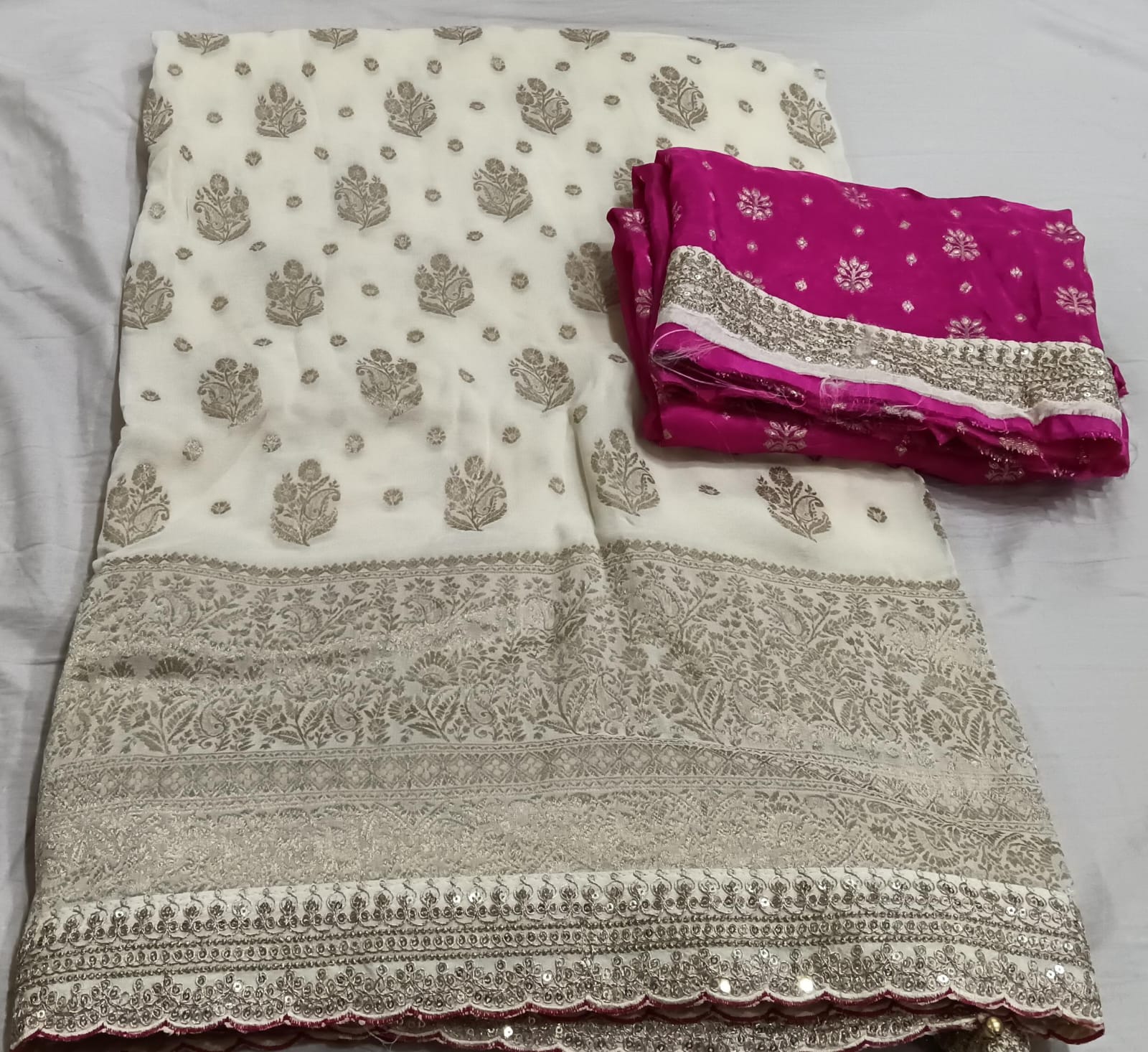 Khaddi Saree In OffWhite- Magenta Combination With Sabyasachi Border