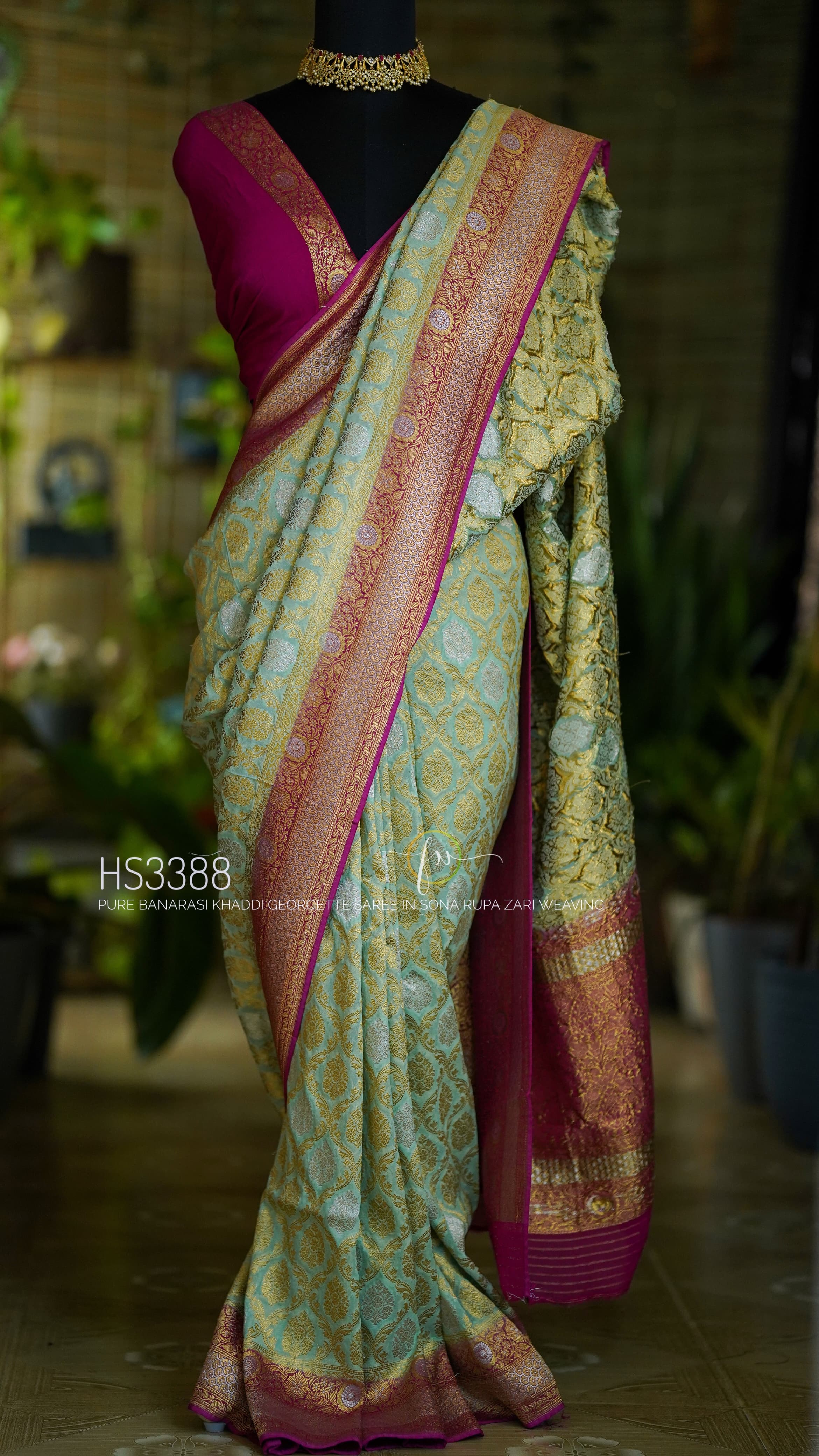 Pure Banarasi Crepe Silk Saree In Pastel Green With Jangla Meenakari Weaving Border